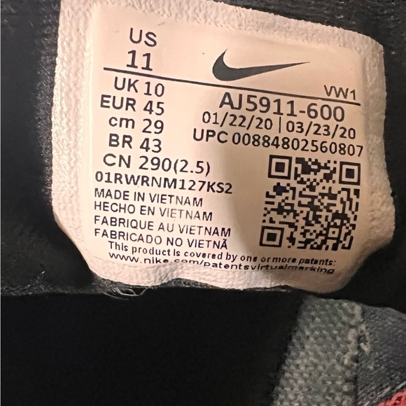 Nike Brand Men’s Sneakers, size 11. - Picture 6 of 8